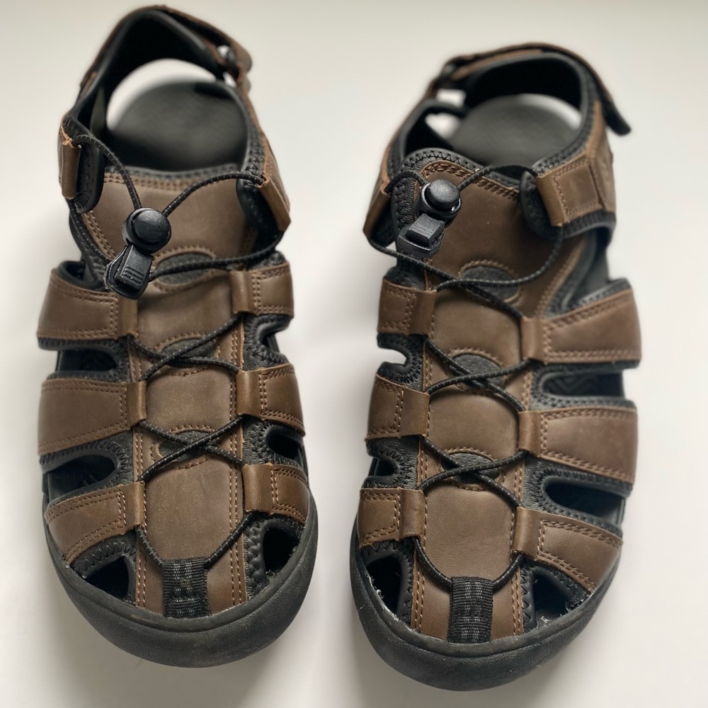 Khombu men’s sandals size 11
